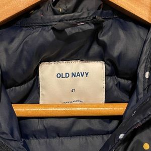 Old Navy Blue toddler jacket. Size is 4T and is in good condition.